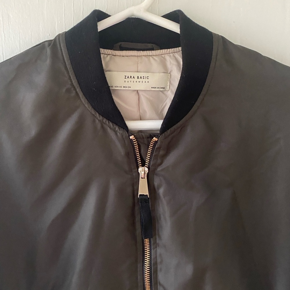 Zara Basic Outerwear Green Full Zip Bomber Jacket For Women - Picture 3 of 14